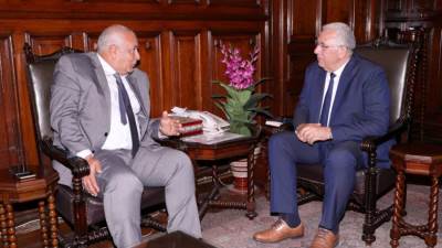 "القصير" و "الزملوط" يبحثان موقف عدد من المشروعات الزراعية بالوادي الجديد