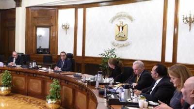 مدبولي يستعرض مع مسئولي البنك الدولي عناصر مقترحة لاستراتيجية تنمية الصناعة