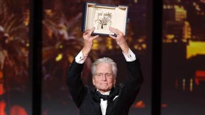 مهرجان كان السينمائي يمنح مايكل دوجلاس السعفة الذهبية الفخرية
