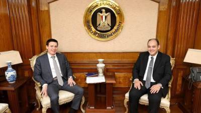 وزير التجارة يستعرض مع نظيره الأوراسي تطور مفاوضات اتفاق التجارة الحرة بين مصر والاتحاد الاقتصادي الأوراسي