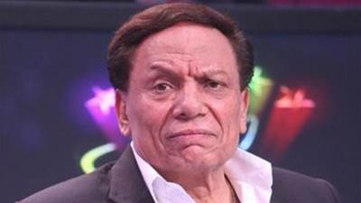 "أنت بتضحك ليه إحنا قولنا حاجة"..عادل إمام يمازح شريف عامر على الهواء