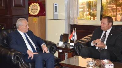 رئيس الاعتماد والرقابة الصحية يلتقي بمحافظ الأقصر بمقر ديوان عام  المحافظة