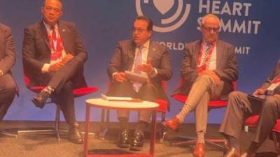 وزير الصحة يشارك في حلقة نقاشية ضمن قمة القلب العالمية