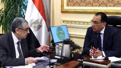 رئيس الوزراء يتابع مع وزير الكهرباء عددا من ملفات عمل الوزارة