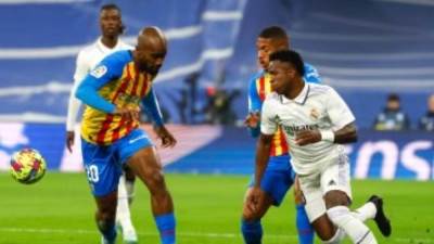 مواعيد مباريات اليوم.. قمة مان سيتي مع تشيلسي وفالنسيا أمام الريال