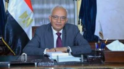 وزير التعليم يوجه بحظر حيازة التليفون المحمول للمراقبين بامتحانات الثانوية العامة