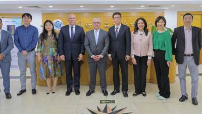 وفد اقتصادية قناة السويس يلتقي مصنعي ومصدري المنسوجات والملابس الجاهزة