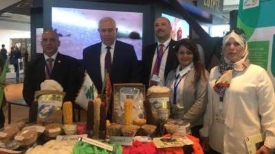 القصير يتفقد جناح الوزارة لمجموعة البنك الأفريقى للتنمية بشرم الشيخ