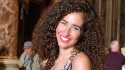 نجل عبدالمنعم عوض الله يعلق على أزمة غادة والي والفنان الروسي.. الاتنين سارقين من أبويا