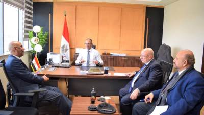 نائب الإسكان يناقش مع شركات مصرية وسعودية التعاون في قطاع خدمات مياه الشرب والصرف