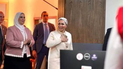 انتصار السيسي: سعدت بزيارة غرفة عمليات الهلال الأحمر ولمست الإنسانية في أعظم صورها