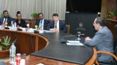 "شيفرون" تعتزم ضخ استثمارات لاكتشاف البترول وتصنيع الزيوت ووقود السفن بمصر