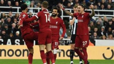 محمد صلاح يقود هجوم الريدز أمام ساوثهامبتون في الدوري الإنجليزي