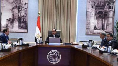 رئيس الوزراء يتابع موقف تطوير منظومة تداول وتوزيع المنتجات البترولية