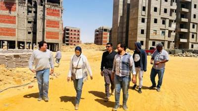 رئيس "جهاز السويس الجديدة" تتفقد أعمال المرافق والزراعة الجارية بالمدينة