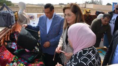 وزير التنمية المحلية يفتتح المركز التكنولوجي بالشيخ زايد