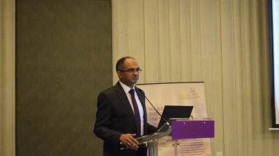 نائب وزير الإسكان يشارك بورشة العمل الختامية لتعزيز القدرات المؤسسية للعاملين بجهاز تنظيم المياه