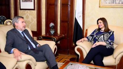 وزيرة الهجرة تستقبل السفير الإيطالي لدى مصر لبحث التعاون