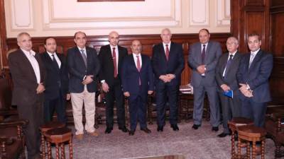 وزيرا الزراعة في مصر وفلسطين يبحثان تعزيز التعاون في المجالات الزراعية المختلفة