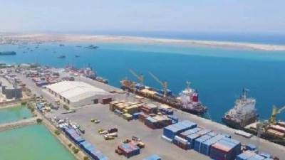 إعادة فتح موانئ السويس والزيتيات وانتظام الحركة الملاحية بموانئ البحر الأحمر