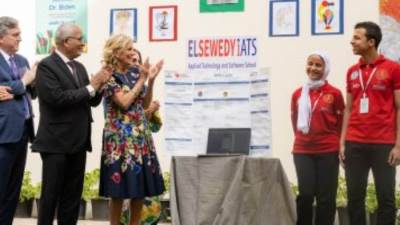 جيل بايدن تزور مدرسة للتكنولوجيا التطبيقية وتؤكد:شباب مصر حاضرها ومستقبلها