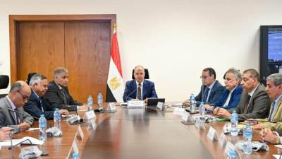 سويلم يتابع حالة المنظومة المائية بالمحافظات خلال فترة أقصى الإحتياجات