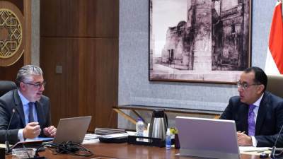 رئيس الوزراء يستعرض أهم مستجدات مشروعات المنطقة الاقتصادية لقناة السويس