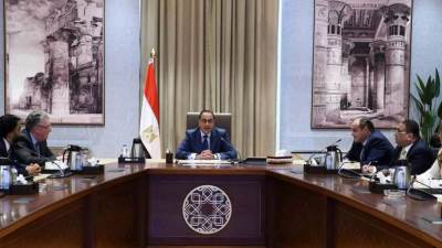 رئيس الوزراء يلتقي الرئيس التنفيذي لشركة "DHL" إكسبريس العالمية