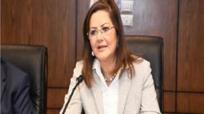 وزيرة التخطيط تقرر التوقف عن الحصول على قروض جديدة إلا بشروط ميسرة
