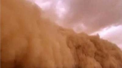 عاصفة ترابية جديدة.. «الأرصاد» تحذر من طقس الساعات المقبلة