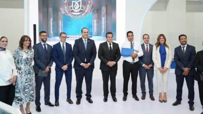 رئيس هيئة الرعاية الصحية يستقبل وزير الصحة والسكان لزيارة جناح الهيئة بالمعرض الطبي