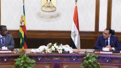 رئيس الوزراء يلتقي نائب رئيس الجمهورية ووزير الصحة في زيمبابوي