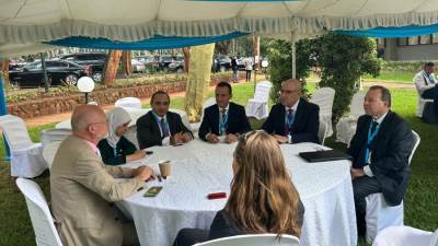 وزير الإسكان يلتقى المرشح لرئاسة المنظمة الحكومية الدولية المعنية بتغير المناخ