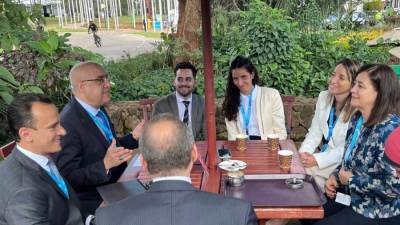 وزير الإسكان يعرض التجربة العمرانية المصرية على نائبة وزير الأراضي والتنمية الأرجنتيني