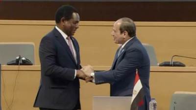 الرئيس السيسي يسلم نظيره الزامبى رئاسة قمة كوميسا الـ22