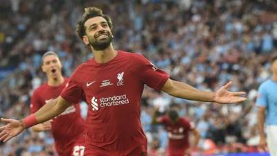 جماهير الهلال السعودي تطالب بضم محمد صلاح بعد ضياع صفقة ميسي