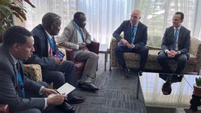 وزير الإسكان يعرض التجربة العمرانية المصرية على نظيره الصومالي