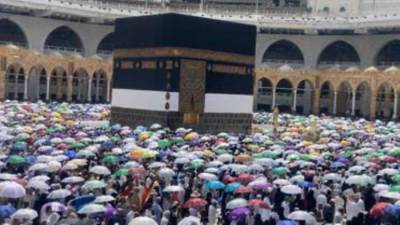 أول أفواج الحجاج تتحرك للأراضى المقدسة اليوم وجسر جوى حتى قبل عرفة