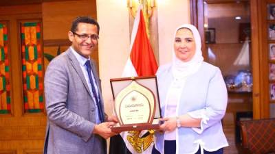 وزيرة التضامن تلتقي نقيب الصحفيين لمناقشة الحماية الاجتماعية والتأمينية للصحفيين