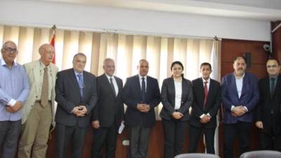 بالصور.. أكاديمية البحث العلمي ومركز تحديث الصناعة تسلم عقود 8 مشروعات بحثية