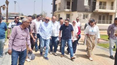 مسئولو " الإسكان " يتفقدون المشروعات الجارية بمدينة الشيخ زايد