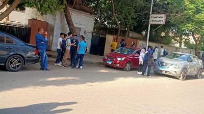 توافد طلاب الثانوية على اللجان استعدادا للامتحانات.. ووزير التعليم يوجه تحذيرات