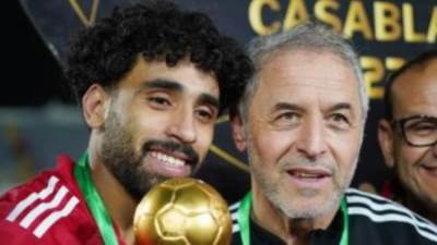 صحف سويسرا تتغنى بـ كولر بعد قيادة الأهلي للتتويج بدوري أبطال أفريقيا