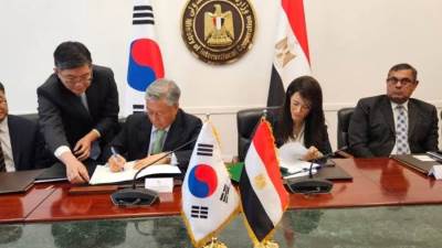 مصر وكوريا توقعان موافقة تنفيذ مشروع صناعة وتوفير قطارات مترو القاهرة
