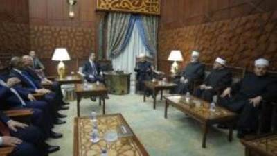 رئيس وزراء العراق يجدد الدعوة لشيخ الأزهر لزيارة بلاده: الشعب العراقي ينتظر تشريفكم