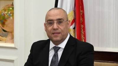 وزير الإسكان يتابع موقف أعمال المرافق والطرق الجارية بمنطقة الحزام الأخضر