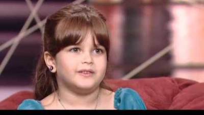 بالصور.. أول ظهور لجنا عمرو بعد وصولها لـ18 عاما