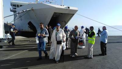 لجان وزارة السياحة تستقبل أولى أفواج الحج البرى بمنافذ مصر والأردن والسعودية