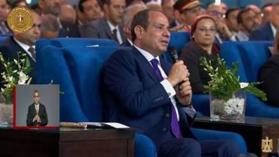 الرئيس السيسي: "الدولة مش هاتطلع لقدام إلا بتحطيم الفجوة الخاصة بالدولار"