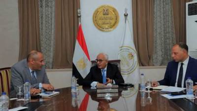 وزير التعليم يعتمد نماذج إجابة امتحانات الثانوية العامة للمواد غير المضافة للمجموع 